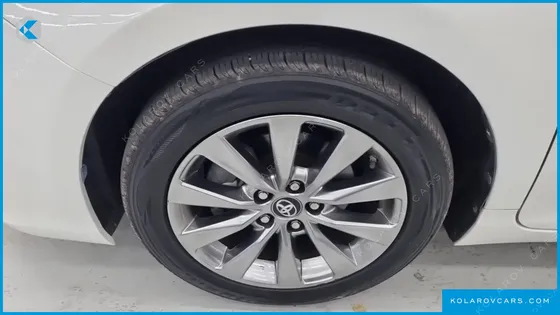 TOYOTA CAMRY HYBRID XLE