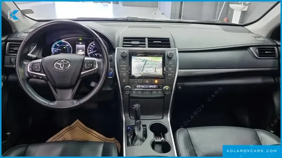 TOYOTA CAMRY HYBRID XLE