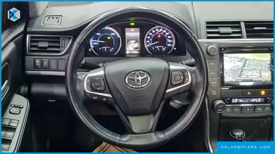 TOYOTA CAMRY HYBRID XLE