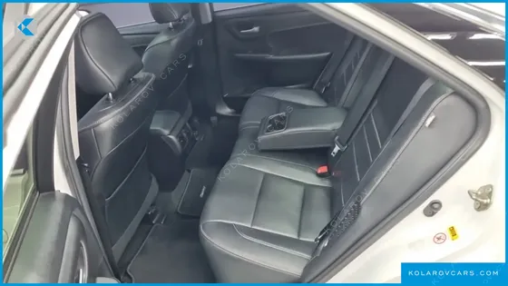 TOYOTA CAMRY HYBRID XLE