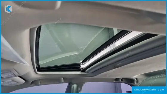 TOYOTA CAMRY HYBRID XLE