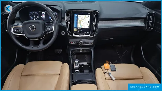 VOLVO XC40 B4 INSCRIPTION