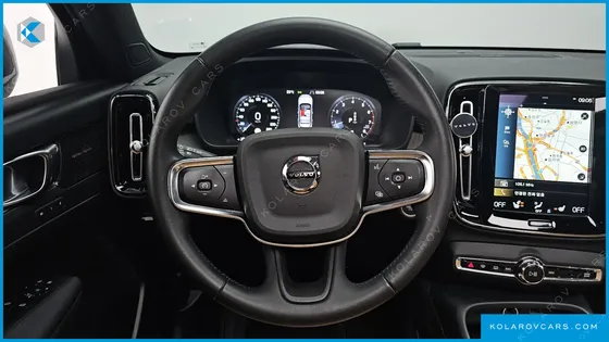 VOLVO XC40 B4 INSCRIPTION