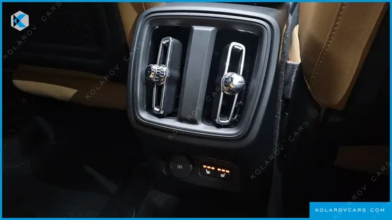 VOLVO XC40 B4 INSCRIPTION