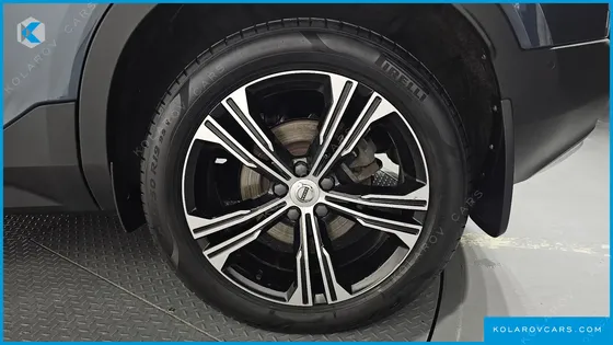 VOLVO XC40 B4 INSCRIPTION