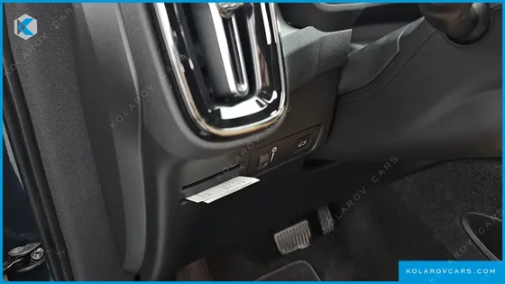 VOLVO XC40 B4 INSCRIPTION
