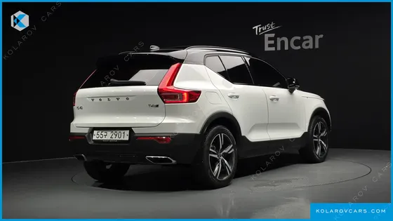 VOLVO XC40 T4 R-DESIGN