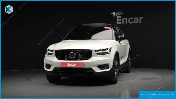 VOLVO XC40 T4 R-DESIGN