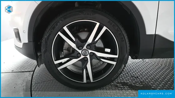 VOLVO XC40 T4 R-DESIGN
