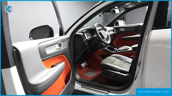 VOLVO XC40 T4 R-DESIGN