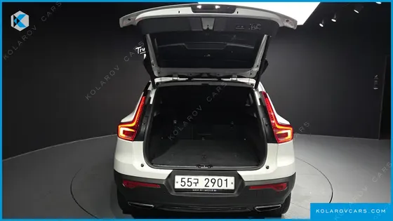 VOLVO XC40 T4 R-DESIGN
