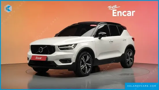 VOLVO XC40 T4 R-DESIGN