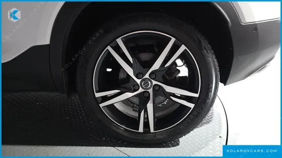 VOLVO XC40 T4 R-DESIGN