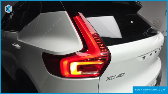 VOLVO XC40 T4 R-DESIGN