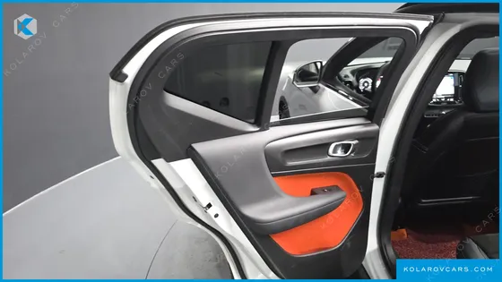 VOLVO XC40 T4 R-DESIGN