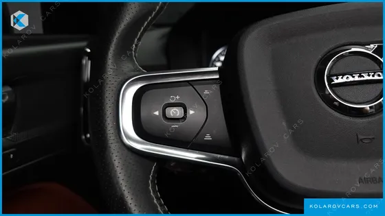 VOLVO XC40 T4 R-DESIGN