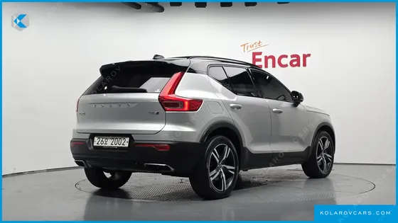 VOLVO XC40 T4 R-DESIGN