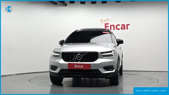 VOLVO XC40 T4 R-DESIGN
