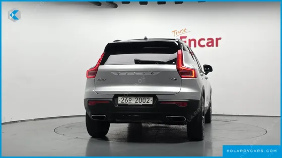 VOLVO XC40 T4 R-DESIGN