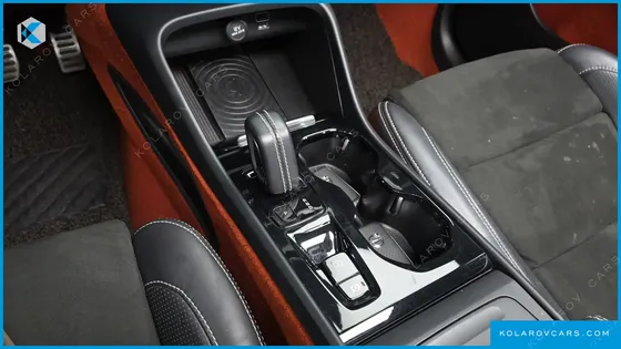 VOLVO XC40 T4 R-DESIGN