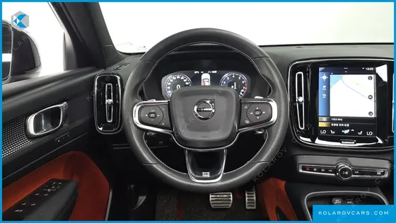 VOLVO XC40 T4 R-DESIGN