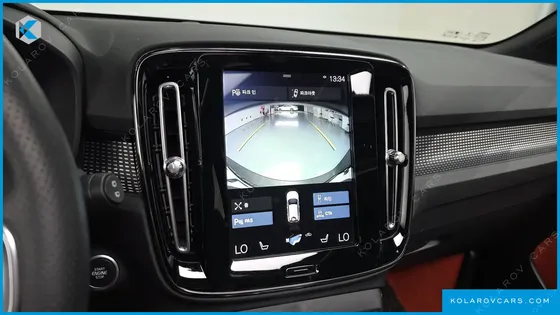 VOLVO XC40 T4 R-DESIGN
