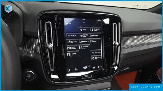 VOLVO XC40 T4 R-DESIGN