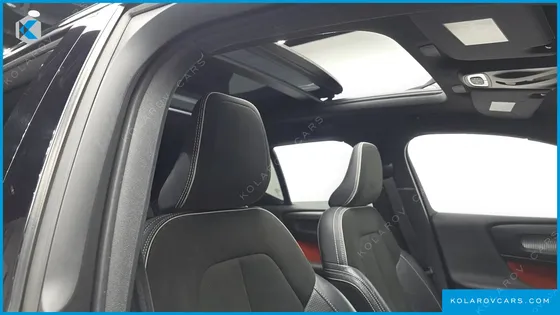 VOLVO XC40 T4 R-DESIGN