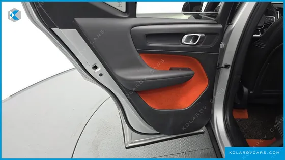 VOLVO XC40 T4 R-DESIGN