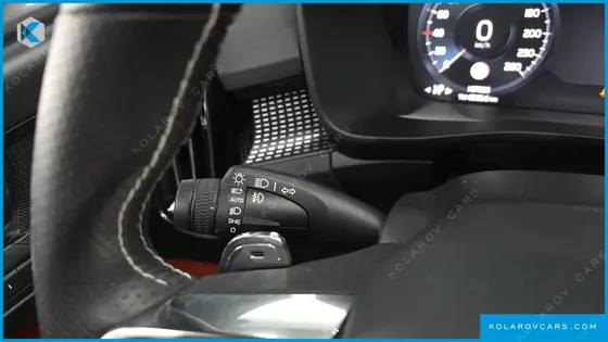 VOLVO XC40 T4 R-DESIGN