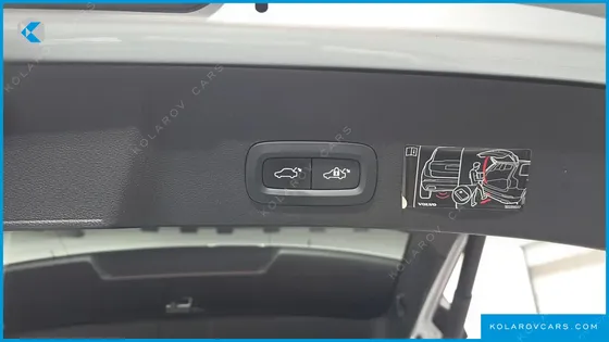 VOLVO XC40 T4 R-DESIGN