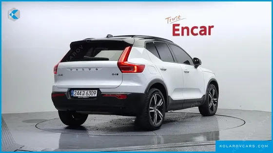 VOLVO XC40 B4 R-DESIGN