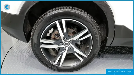 VOLVO XC40 B4 R-DESIGN