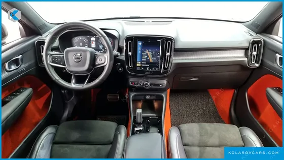 VOLVO XC40 B4 R-DESIGN