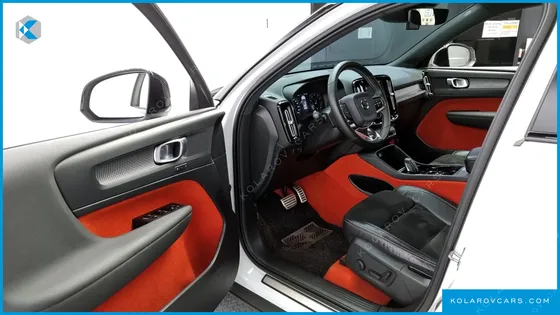 VOLVO XC40 B4 R-DESIGN