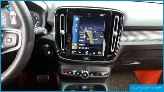 VOLVO XC40 B4 R-DESIGN