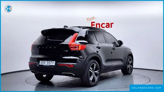 VOLVO XC40 T4 R-DESIGN