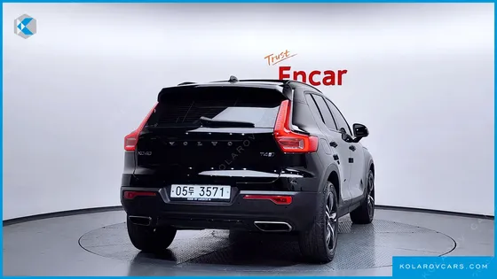 VOLVO XC40 T4 R-DESIGN