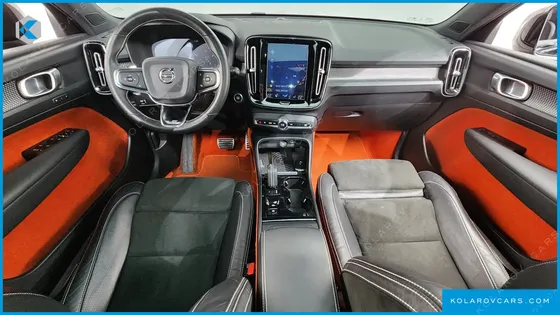 VOLVO XC40 T4 R-DESIGN