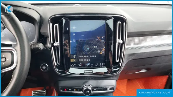 VOLVO XC40 T4 R-DESIGN