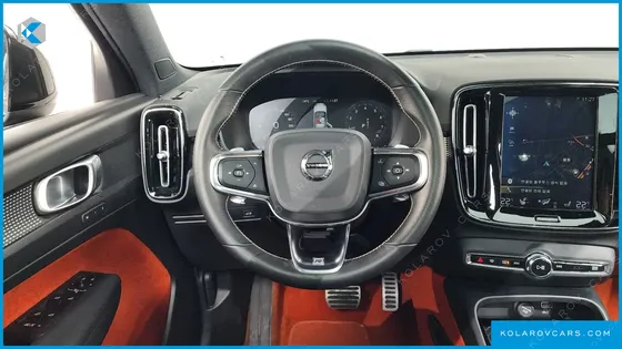 VOLVO XC40 T4 R-DESIGN