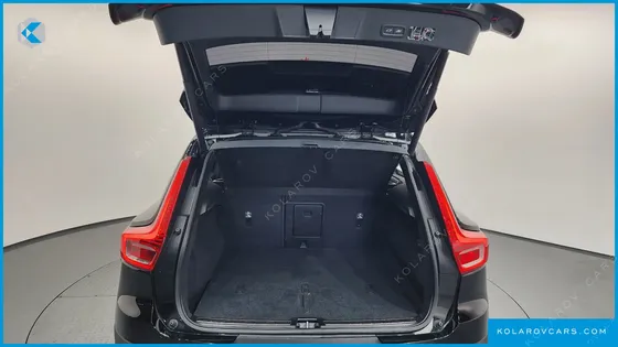 VOLVO XC40 T4 R-DESIGN