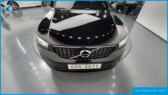 VOLVO XC40 T4 R-DESIGN