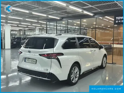 TOYOTA SIENNA 2.5 HYBRID 2WD