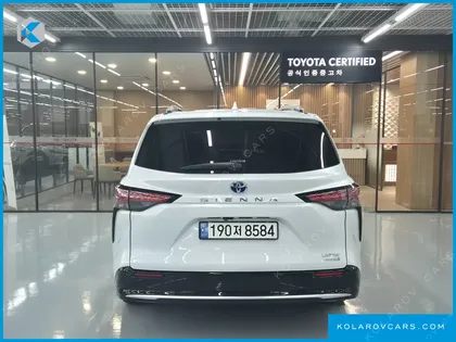 TOYOTA SIENNA 2.5 HYBRID 2WD