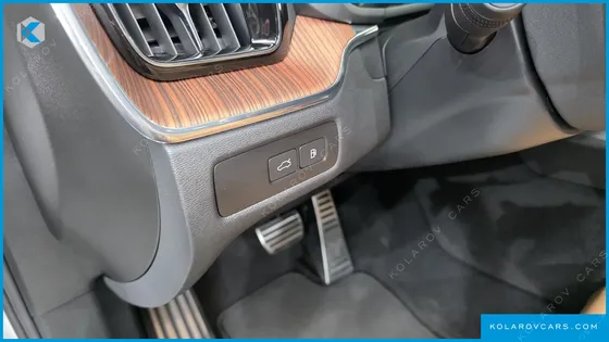 VOLVO XC60 T8 ULTRA BRIGHT