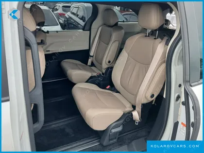 TOYOTA SIENNA 2.5 HYBRID AWD