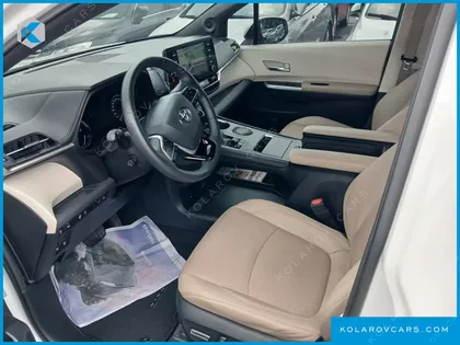 TOYOTA SIENNA 2.5 HYBRID AWD