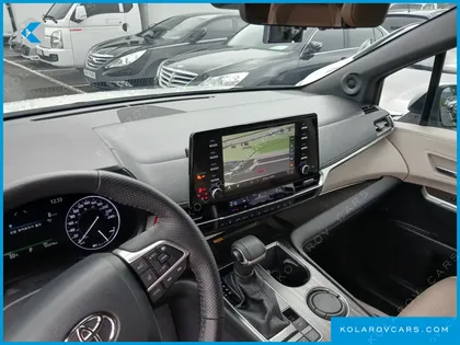 TOYOTA SIENNA 2.5 HYBRID AWD