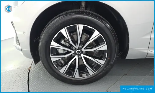 VOLVO XC60 B5 ULTIMATE BRIGHT